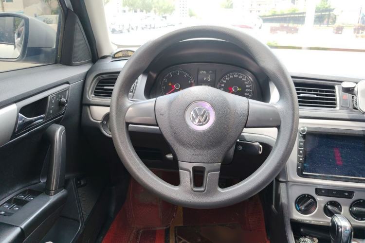 Used Volkswagen Lavida 2013 Revised Classic 1.6L Automatic Fashion Edition Steering Wheel