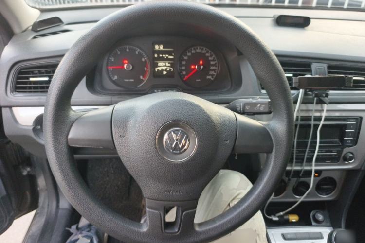 Used Volkswagen Lavida 2013 Revised Classic 1.6L Manual Fashion Edition Steering Wheel