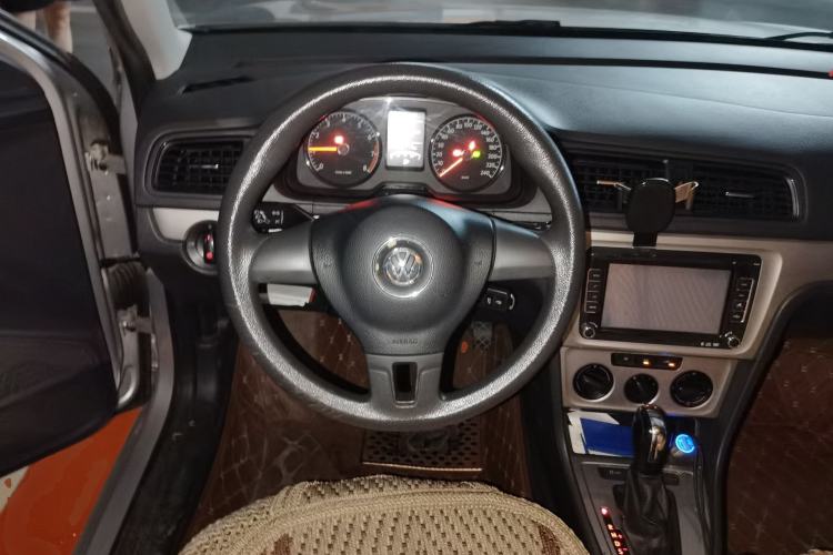 Used Volkswagen Lavida 2013 Revised Classic 1.6L Automatic Fashion Edition Steering Wheel