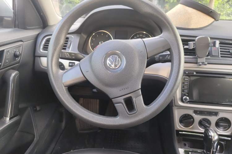 Used Volkswagen Lavida 2013 Restyled Classic 1.6L Automatic Comfort Edition Steering Wheel