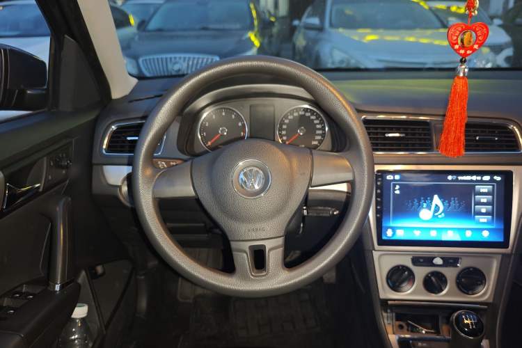 Used Volkswagen Lavida 2013 1.6L Manual Comfort Edition Steering Wheel