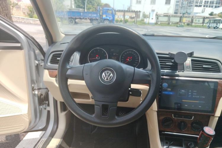 Used Volkswagen Lavida 2013 1.4TSI Manual Comfort Edition Steering Wheel