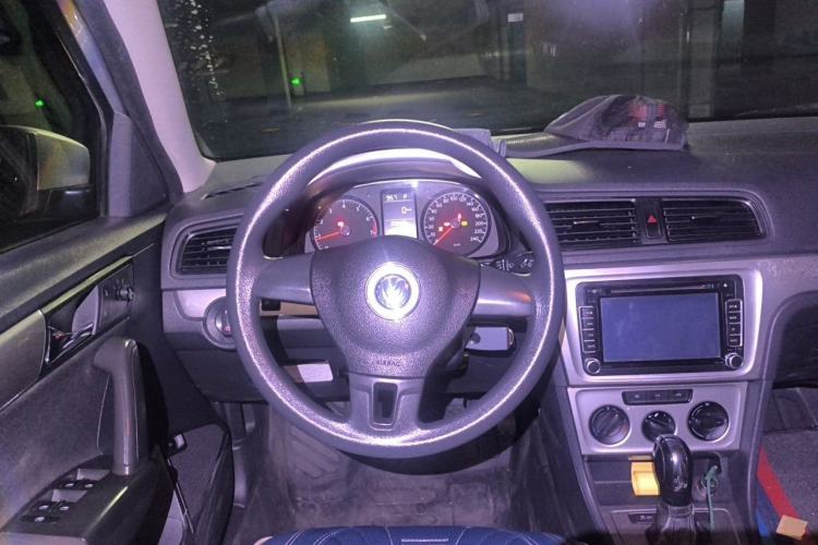 Used Volkswagen Lavida 2013 Revised Classic 1.6L Automatic Fashion Edition Steering Wheel