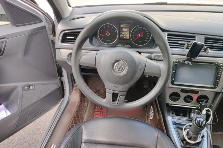Used Volkswagen Lavida 2013 Restyled Classic 1.6L Manual Comfort Edition Steering Wheel