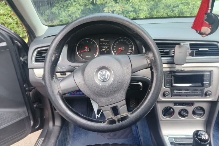 Used Volkswagen Lavida 2013 1.6L Manual Comfort Edition Steering Wheel