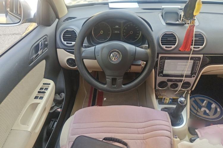 Used Volkswagen Lavida 2013 1.6L Manual Fashion Edition Steering Wheel