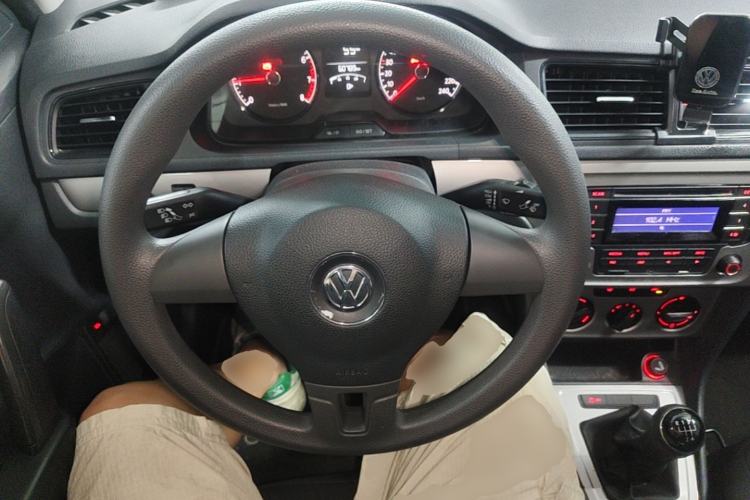 Used Volkswagen Lavida 2013 Revised Classic 1.6L Manual Fashion Edition Steering Wheel