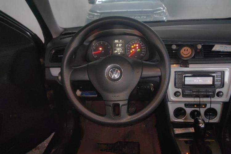 Used Volkswagen Lavida 2013 Revised Classic 1.6L Automatic Fashion Edition Steering Wheel