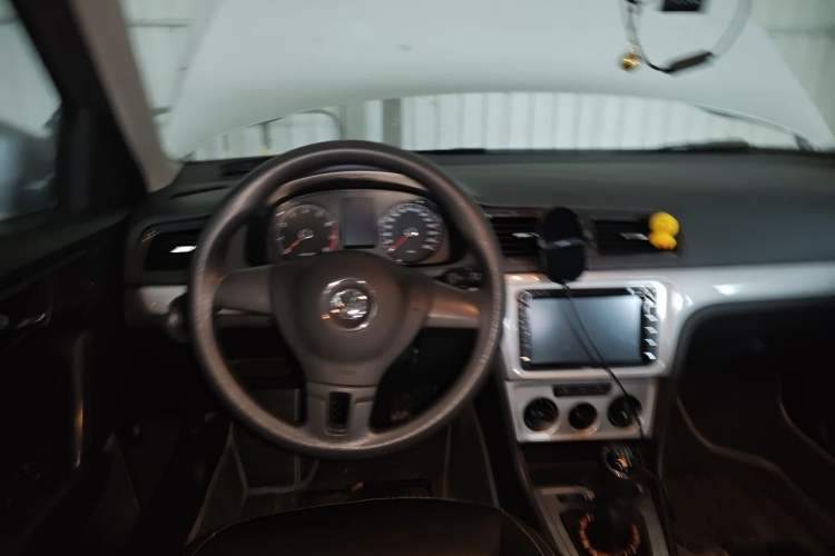Used Volkswagen Lavida 2013 Revised Classic 1.6L Manual Fashion Edition Steering Wheel