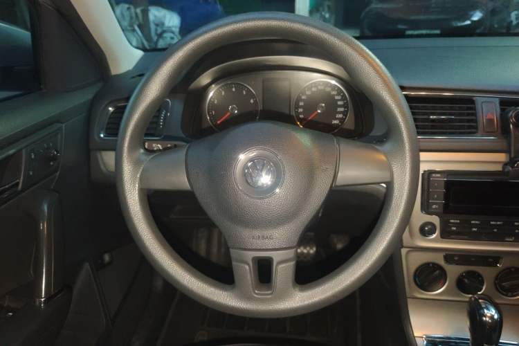 Used Volkswagen Lavida 2013 Restyled Classic 1.6L Automatic Comfort Edition Steering Wheel