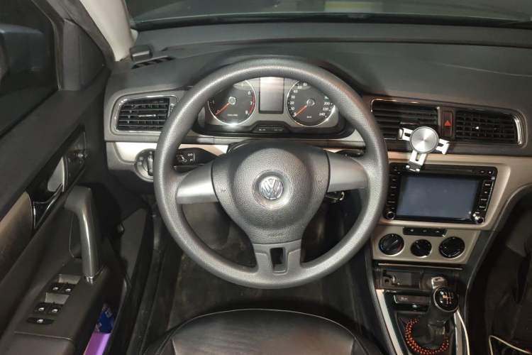 Used Volkswagen Lavida 2013 Revised Version 1.4 TSI Manual Comfort Edition Steering Wheel