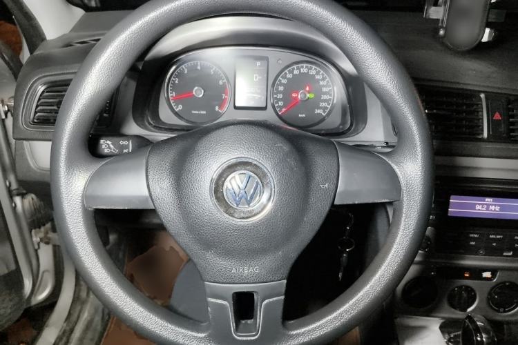 Used Volkswagen Lavida 2013 Revised Classic 1.6L Automatic Fashion Edition Steering Wheel