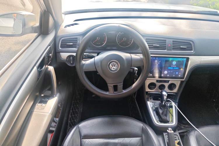 Used Volkswagen Lavida 2013 Restyled Classic 1.6L Automatic Comfort Edition Steering Wheel