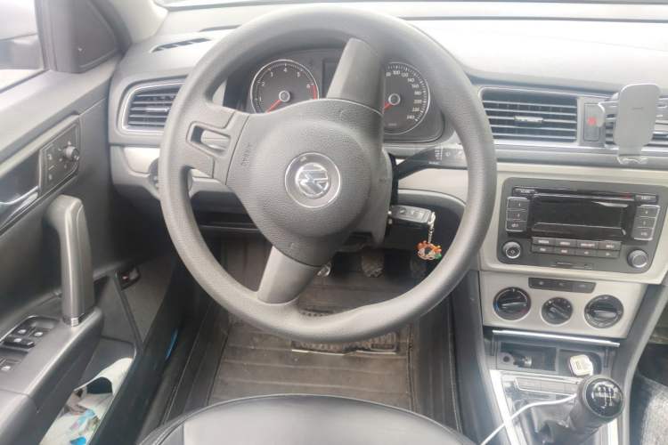 Used Volkswagen Lavida 2013 1.4TSI Manual Comfort Edition Steering Wheel