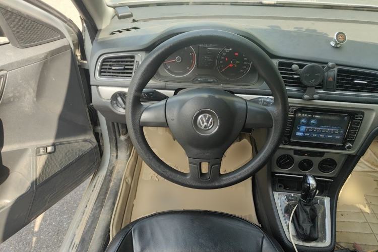 Used Volkswagen Lavida 2013 1.4TSI DSG Comfort Edition Steering Wheel