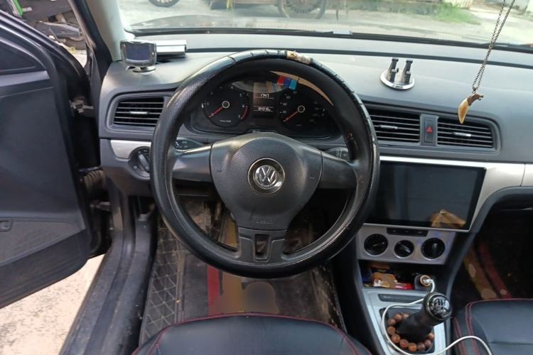 Used Volkswagen Lavida 2013 1.6L Manual Fashion Edition Steering Wheel