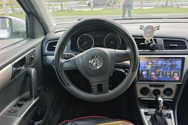 Used Volkswagen Lavida 2013 1.6L Automatic Comfort Edition Steering Wheel