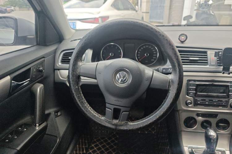 Used Volkswagen Lavida 2013 Restyled Classic 1.6L Automatic Comfort Edition Steering Wheel