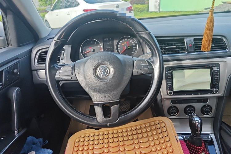 Used Volkswagen Lavida 2013 1.4TSI DSG Luxury Edition Steering Wheel