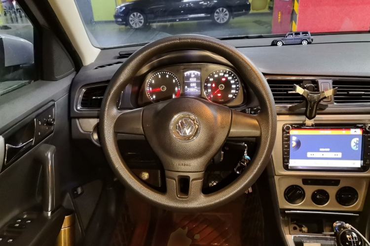 Used Volkswagen Lavida 2013 1.6L Manual Comfort Edition Steering Wheel