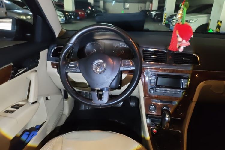 Used Volkswagen Lavida 2013 1.4TSI DSG Luxury Edition Steering Wheel