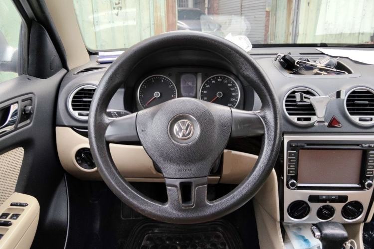 Used Volkswagen Lavida 2013 Classic 1.6L Automatic Fashion Edition Steering Wheel