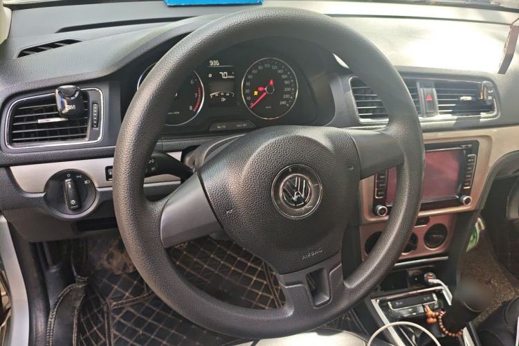 Used Volkswagen Lavida 2013 Restyled Classic 1.6L Manual Comfort Edition Steering Wheel
