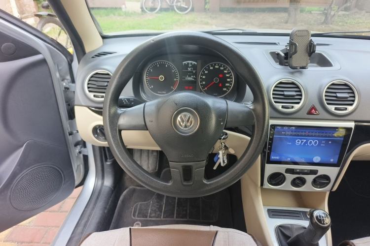 Used Volkswagen Lavida 2013 Classic 1.6L Manual Fashion Edition Steering Wheel