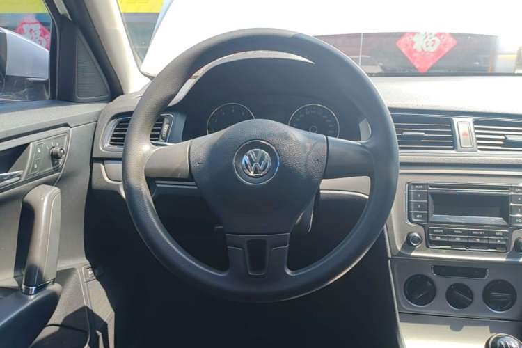 Used Volkswagen Lavida 2013 Restyled Classic 1.6L Manual Comfort Edition Steering Wheel