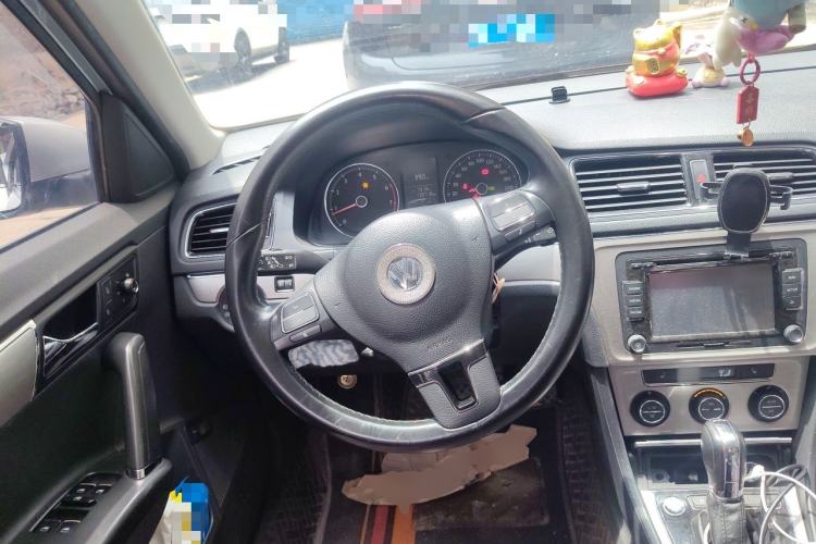 Used Volkswagen Lavida 2013 1.4 TSI DSG Luxury Navigation Edition Steering Wheel