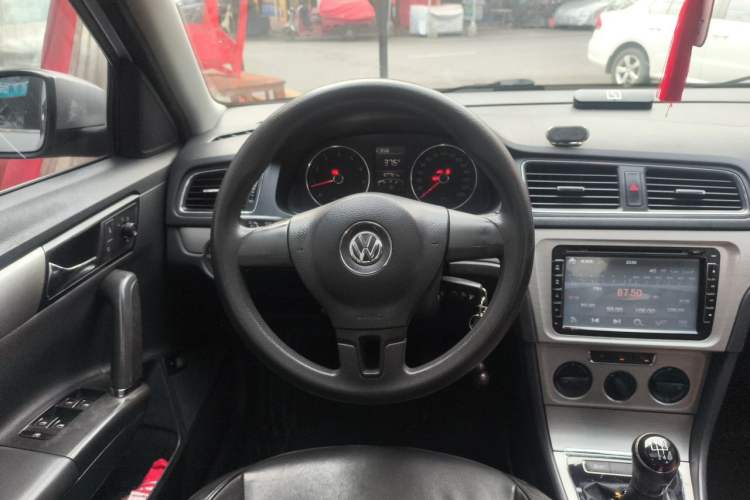 Used Volkswagen Lavida 2013 1.4TSI Manual Comfort Edition Steering Wheel