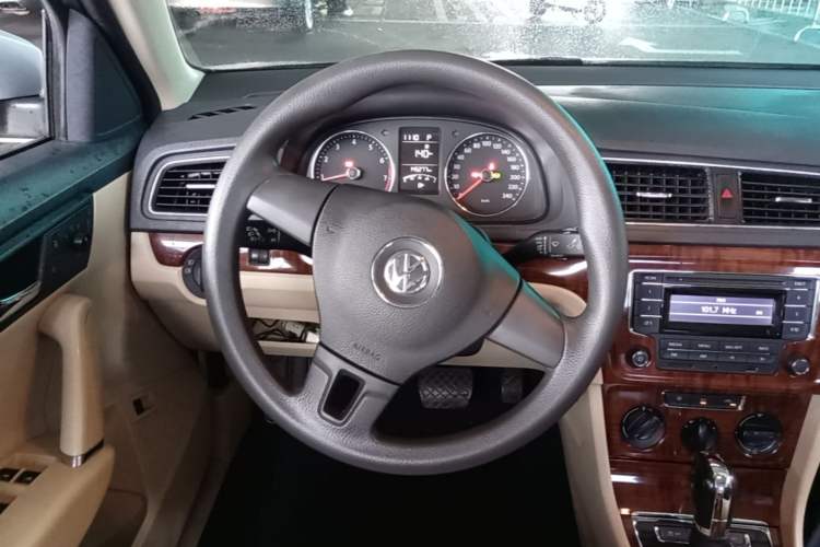 Used Volkswagen Lavida 2013 Restyled Classic 1.6L Automatic Comfort Edition Steering Wheel