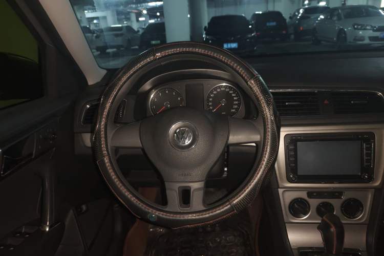 Used Volkswagen Lavida 2013 Restyled Classic 1.6L Automatic Comfort Edition Steering Wheel