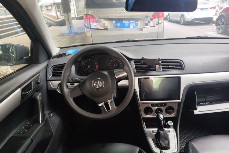 Used Volkswagen Lavida 2013 Revised Classic 1.6L Automatic Fashion Edition Steering Wheel