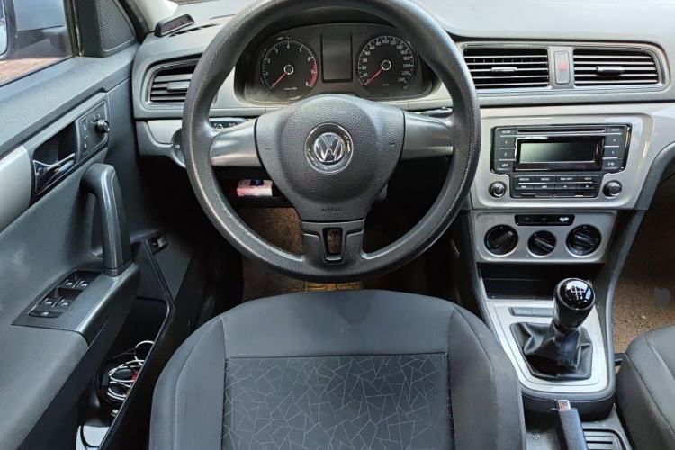 Used Volkswagen Lavida 2013 Revised Classic 1.6L Manual Fashion Edition Steering Wheel
