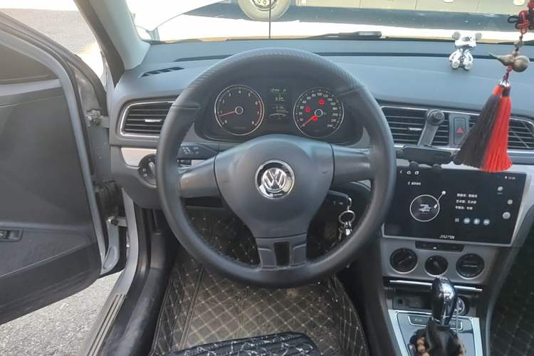 Used Volkswagen Lavida 2013 Revised Version 1.4 TSI DSG Comfort Edition Steering Wheel