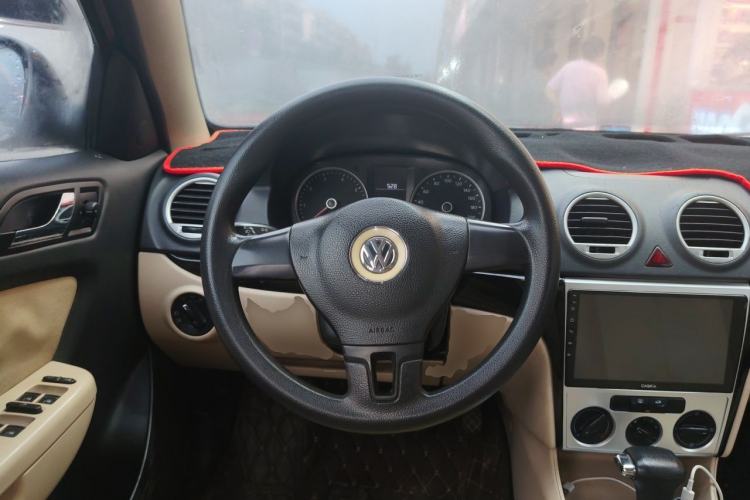 Used Volkswagen Lavida 2013 Classic 1.6L Automatic Fashion Edition Steering Wheel