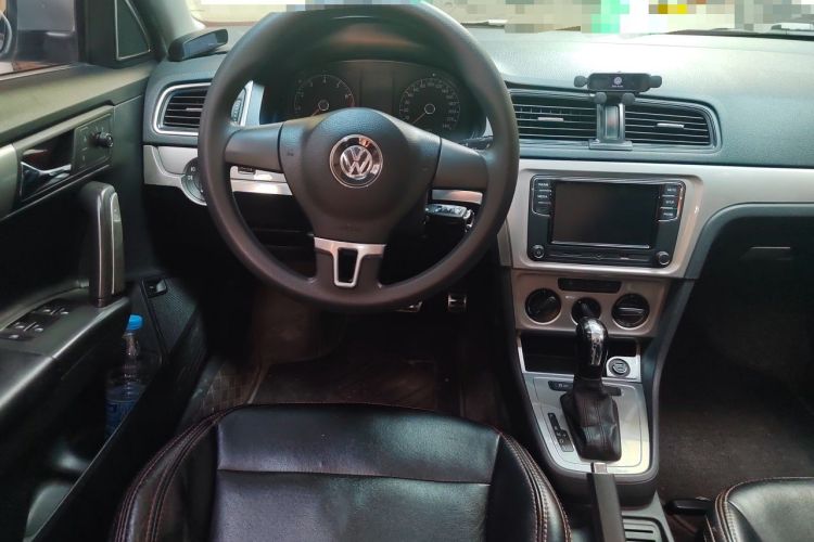 Used Volkswagen Lavida 2013 Revised Classic 1.6L Automatic Fashion Edition Steering Wheel