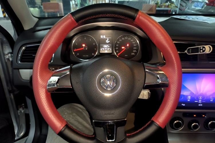 Used Volkswagen Lavida 2013 Revised Version 1.4 TSI Manual Comfort Edition Steering Wheel