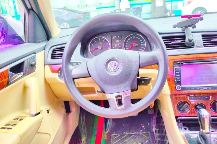 Used Volkswagen Lavida 2013 Revised Version 1.4 TSI DSG Comfort Edition Steering Wheel