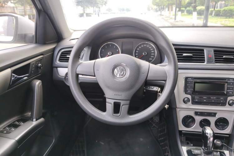 Used Volkswagen Lavida 2013 Restyled Classic 1.6L Automatic Comfort Edition Steering Wheel