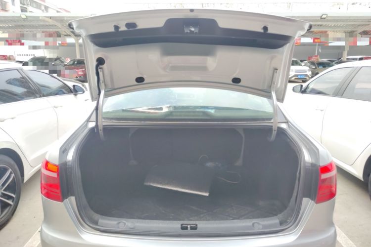 Used Volkswagen Lavida 2013 Restyled Classic 1.6L Automatic Comfort Edition Trunk