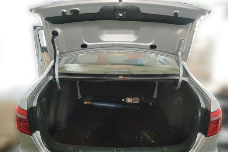 Used Volkswagen Lavida 2013 1.6L Automatic Luxury Edition Trunk