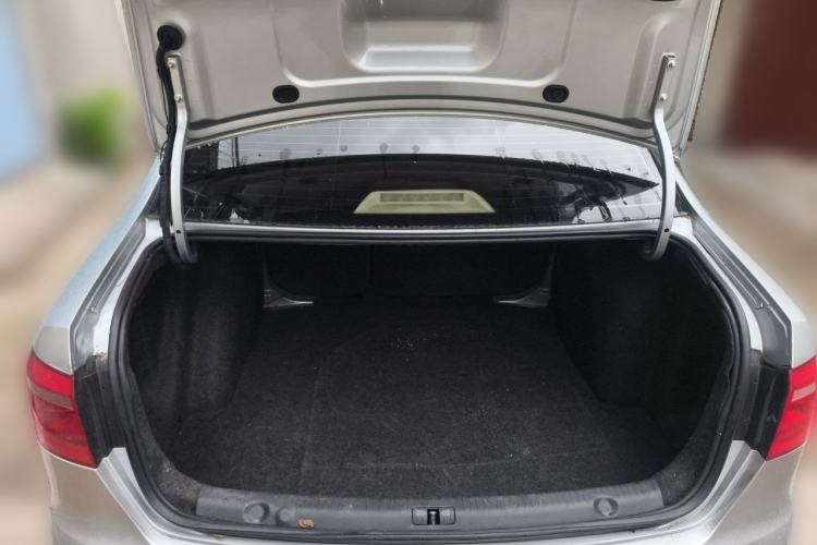 Used Volkswagen Lavida 2013 1.6L Automatic Luxury Edition Trunk