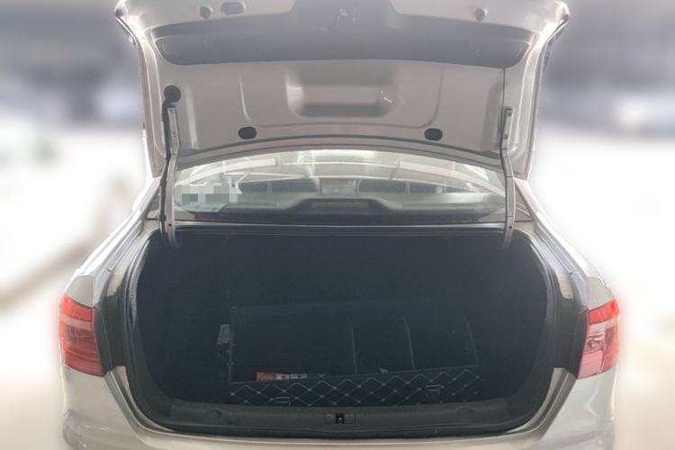 Used Volkswagen Lavida 2013 1.4TSI DSG Comfort Edition Trunk