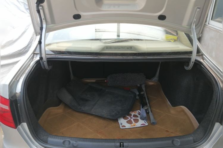 Used Volkswagen Lavida 2013 1.6L Automatic Comfort Edition Trunk