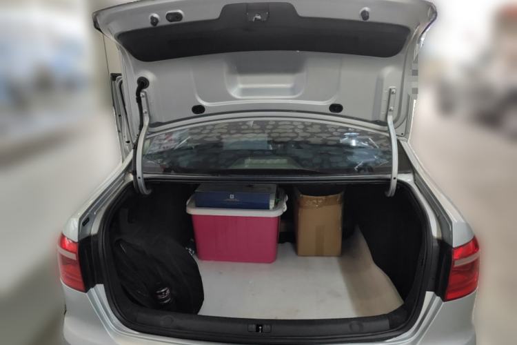 Used Volkswagen Lavida 2013 Revised Classic 1.6L Automatic Fashion Edition Trunk