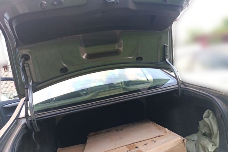 Used Volkswagen Lavida 2013 1.6L Manual Fashion Edition Trunk