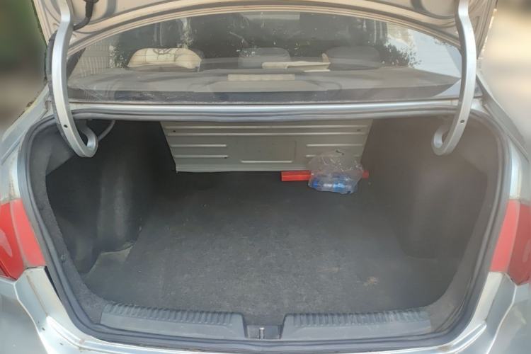 Used Volkswagen Lavida 2013 Revised Classic 1.6L Automatic Fashion Edition Trunk