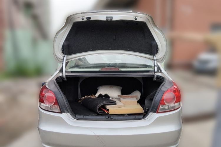 Used Volkswagen Lavida 2013 Classic 1.6L Automatic Fashion Edition Trunk